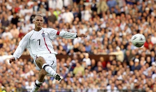Beckham đẹp 'mê mệt' đi lãnh giải ở tuổi 41 - Bóng Đá