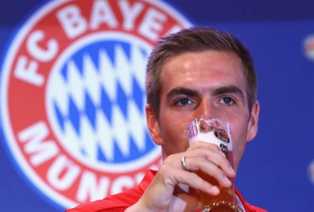 Dàn sao Bayern căng thẳng tột độ với... banh bàn - Bóng Đá