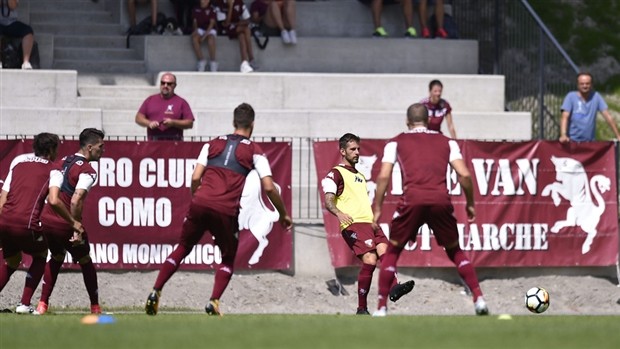 Giữa bão tin đồn, Belotti lại xuất hiện tươi rói trên sân tập của Torino - Bóng Đá