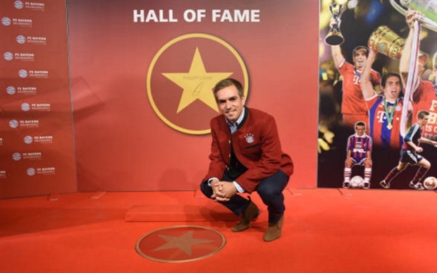 Philipp Lahm bảnh bao đi vào ngôi nhà Huyền thoại của Bayern - Bóng Đá