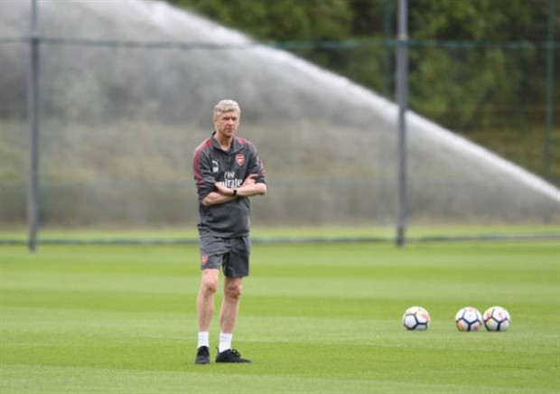 Tân binh Kolasinac nỗ lực ghi điểm trong ngày đầu tập cùng Arsenal - Bóng Đá
