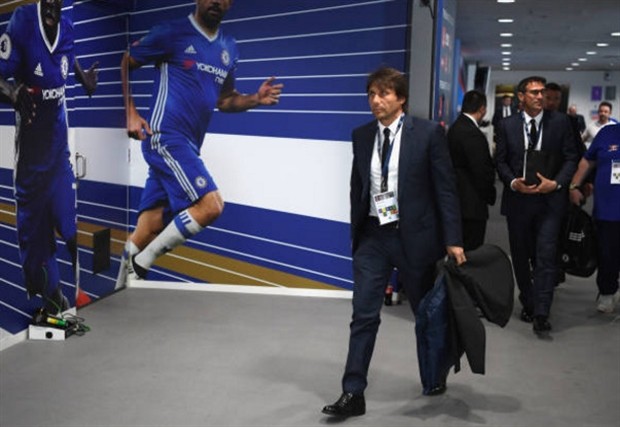 Không thi đấu, Cazorla đi 'thám thính' Chelsea giúp Arsenal - Bóng Đá