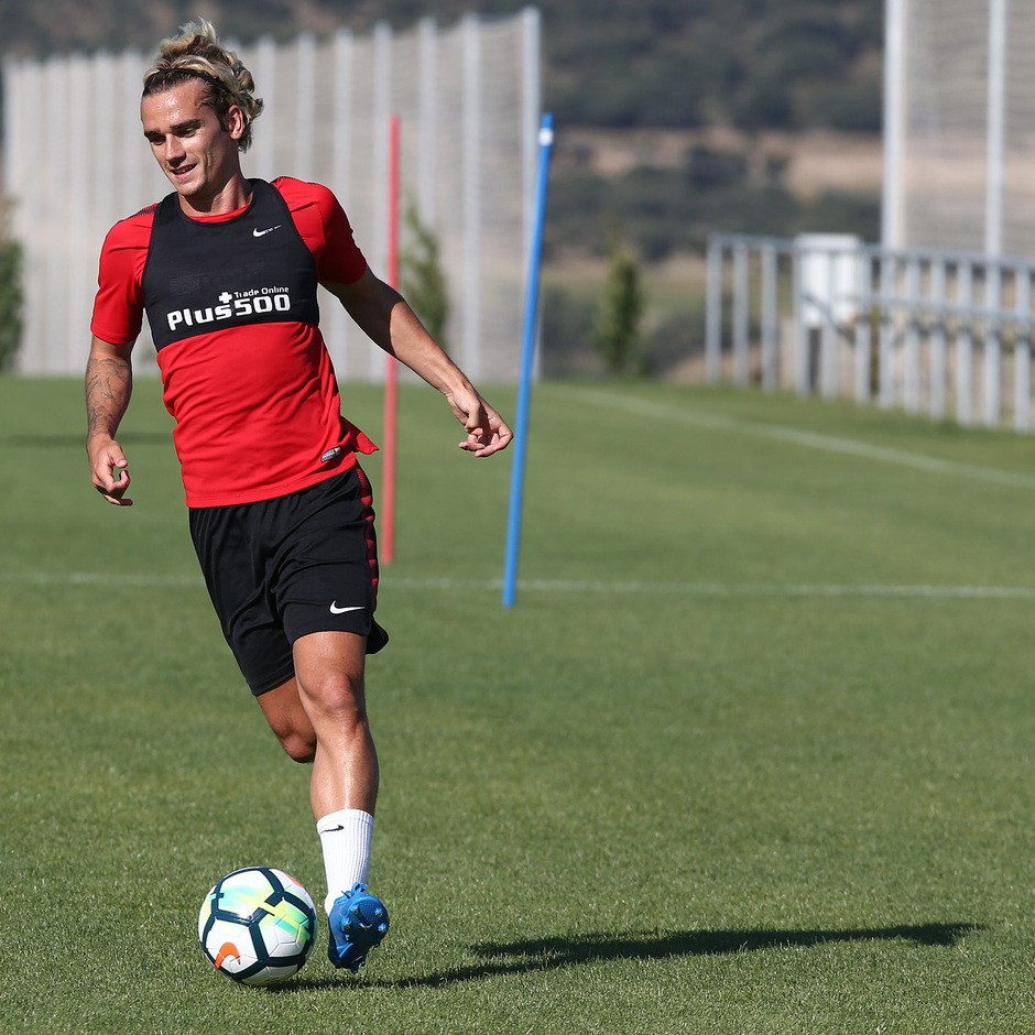 Torres tập luyện hăng say, chờ ngày chiến Napoli - Bóng Đá