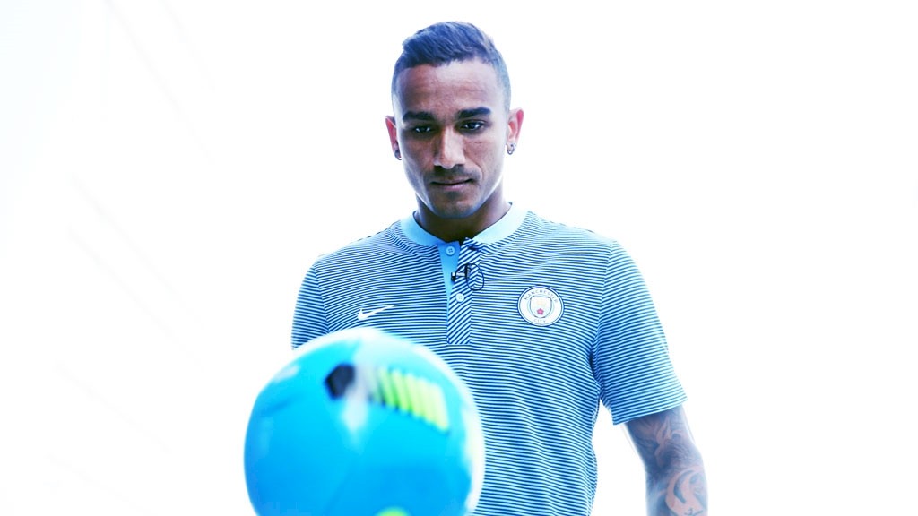 Danilo và những hình ảnh trong ngày đầu tiên gia nhập Man City - Bóng Đá