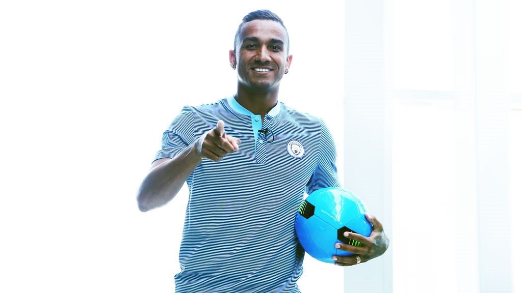 Danilo và những hình ảnh trong ngày đầu tiên gia nhập Man City - Bóng Đá