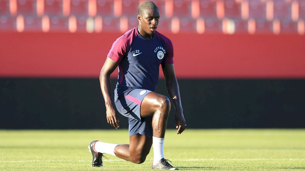 Hậu vệ trái đắt nhất thế giới tập luyện buổi đầu cùng Man City - Bóng Đá
