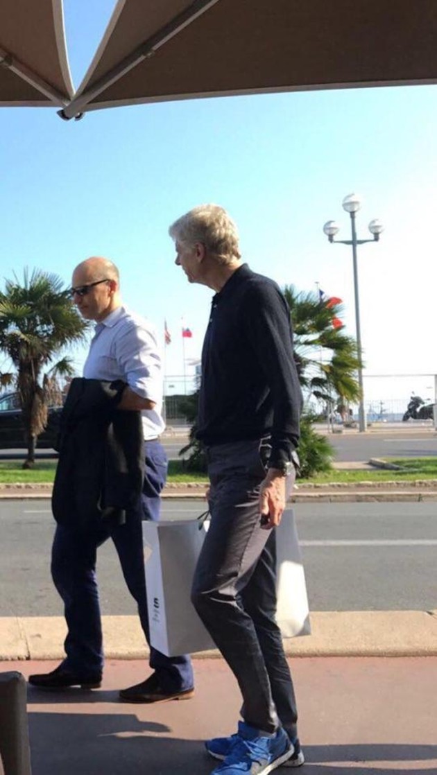 Mbappe hay Lacazette đây ngài Wenger? - Bóng Đá