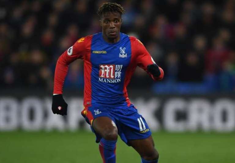 CHÍNH THỨC: Wilfried Zaha gia hạn hợp đồng với Crystal Palace - Bóng Đá