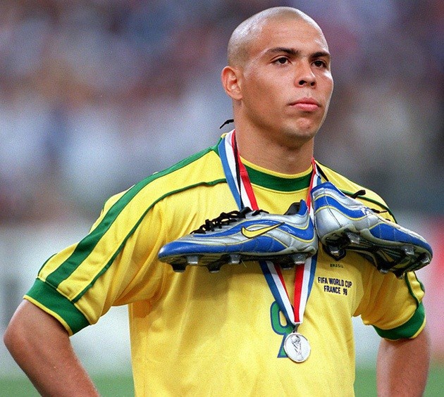 Tại sao Brazil thảm bại trước Pháp ở CK World Cup 1998? - Bóng Đá