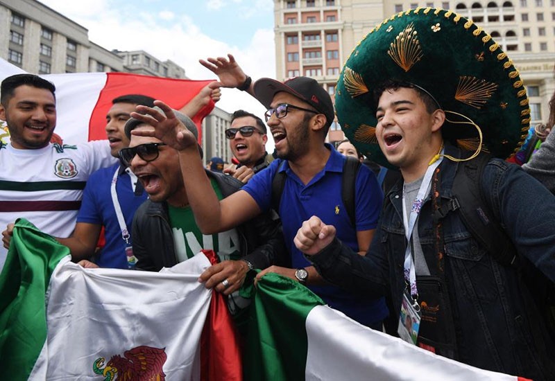 Không khí rộn ràng trước thềm World Cup trên đường phố Nga - Bóng Đá