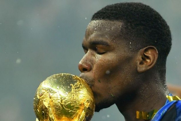Pogba lên tiếng xin lỗi sau màn ăn mừng phản cảm - Bóng Đá
