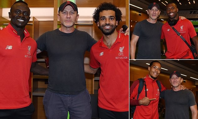 'Điệp viên 007' đột nhập phòng thay đồ Liverpool - Bóng Đá