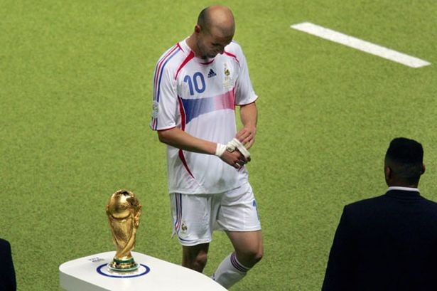 Top 5 thẻ đỏ khủng khiếp nhất lịch sử World Cup - Bóng Đá