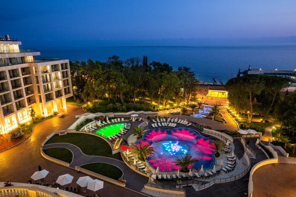 Resort nơi Neymar và các tuyển thủ Brazil đóng quân có gì đặc biệt? - Bóng Đá