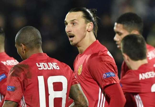 Mourinho giải thích lí do để Ibra dự bị trước Chelsea - Bóng Đá
