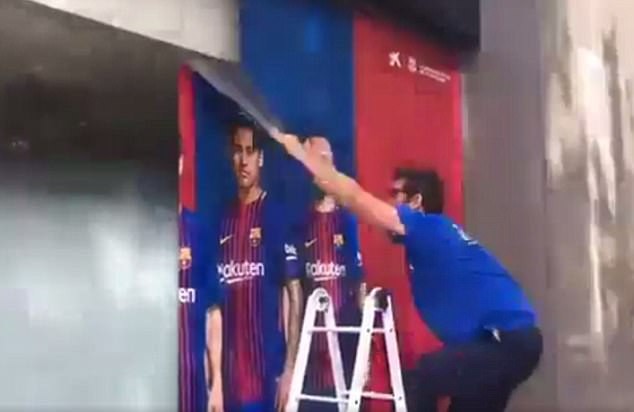 Barcelona xóa sạch hình ảnh về Neymar - Bóng Đá