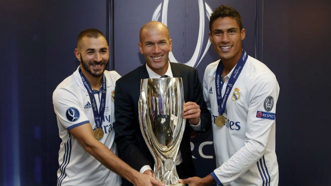 NÓNG: Real mang siêu đội hình đấu M.U, có cả Ronaldo - Bóng Đá
