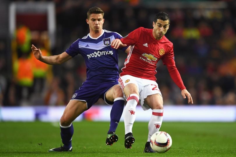 Bế tắc 'máy quét', Man Utd săn cái tên lạ hoắc - Bóng Đá