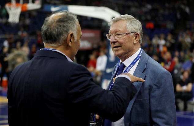 Sir Alex, Hazard, Bruyne và dàn sao Ngoại hạng Anh háo hức đi xem bóng rổ - Bóng Đá