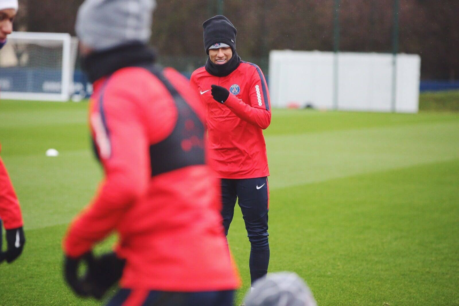 PSG tươi tắn hội quân sau kì nghỉ dài - Bóng Đá