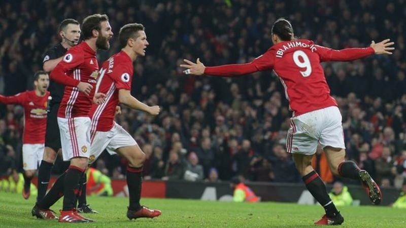 Alexis Sanchez dẫn đại gia đình sang Paris mừng công - Bóng Đá