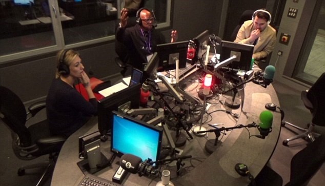 Huyền thoại Ian Wright và fan Arsenal cùng khóc trên sóng radio BBC - Bóng Đá