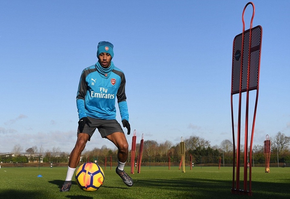 Aubameyang nuốt từng lời của Giáo sư trong buổi tập đầu tiên  - Bóng Đá