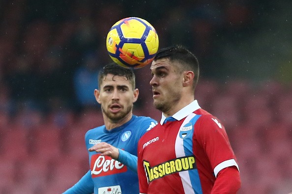 VAR lại gây ra tranh cãi trong trận đấu giữa Napoli và SPAL - Bóng Đá