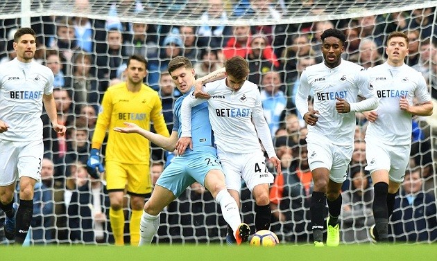 Chùm ảnh: Man City vượt khó nhờ bàn thắng muộn của Jesus - Bóng Đá