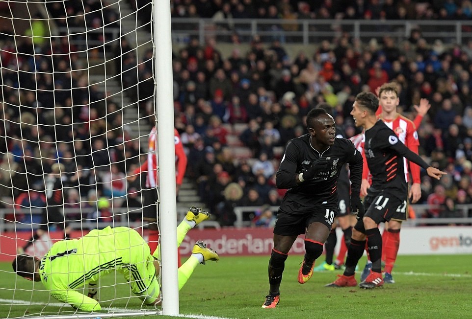 Salah hủy diệt Watford ngay cả khi đã té ngã - Bóng Đá