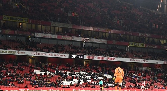 CĐV Arsenal thức trắng đêm để xem 
