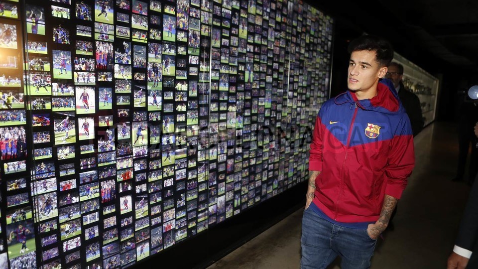 Coutinho họp báo ra mắt Barca - Bóng Đá