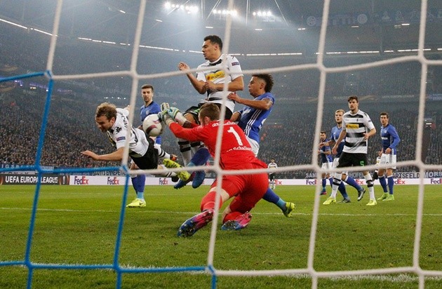Chùm ảnh: Cầm chân Schalke, Moenchengladbach nắm lợi thế lớn trong trận lượt về - Bóng Đá