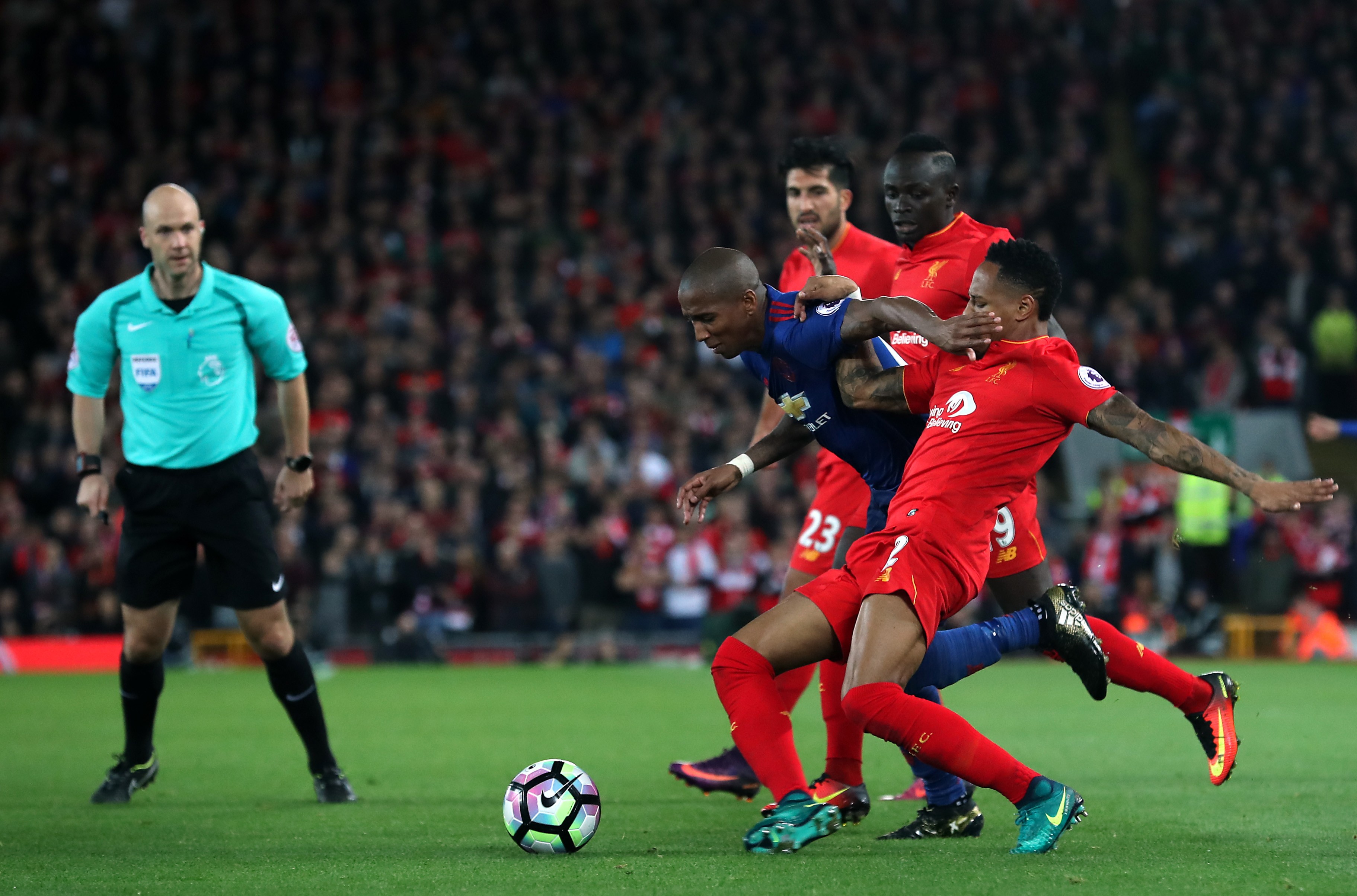 Paul Pogba là cầu thủ đầu tiên tiến đến mốc này ở Ngoại hạng Anh - Bóng Đá