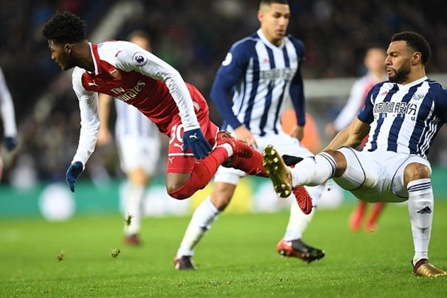 Arsenal thua oan, Wenger 