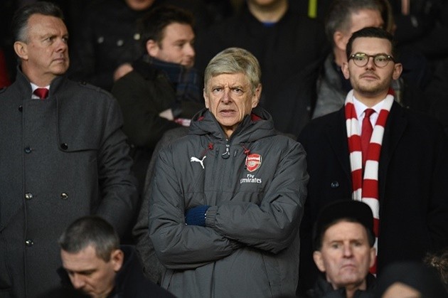 Nhìn học trò thua thảm, mặt Wenger không còn giọt máu - Bóng Đá