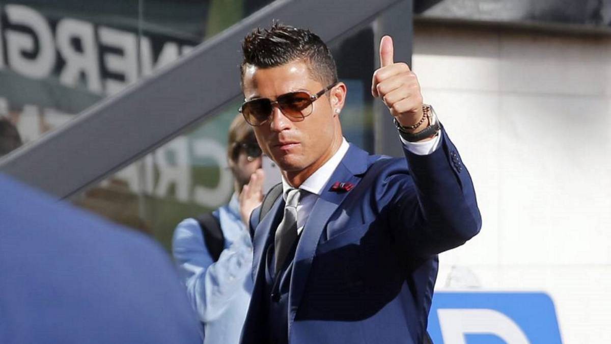 Góc thống kê: Ronaldo vượt mặt Messi, Federer - Bóng Đá