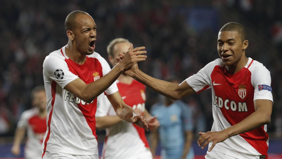 Đồng đội hé lộ tương lai Kylian Mbappé - Bóng Đá