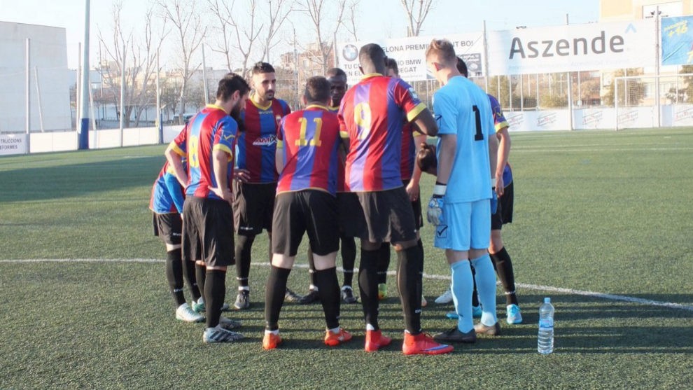 Thua thảm Barca B, đội bóng hạng 3 TBN có nguy cơ tan rã - Bóng Đá