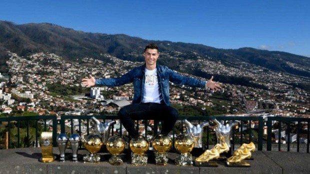 Real Madrid từ chối tăng lương cho Ronaldo và câu chuyện 'Cậu bé chăn cừu' - Bóng Đá