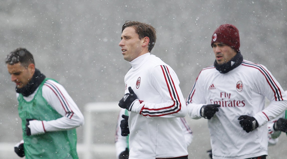 Milan rèn quân kĩ, quyết 'làm gỏi' Inter - Bóng Đá