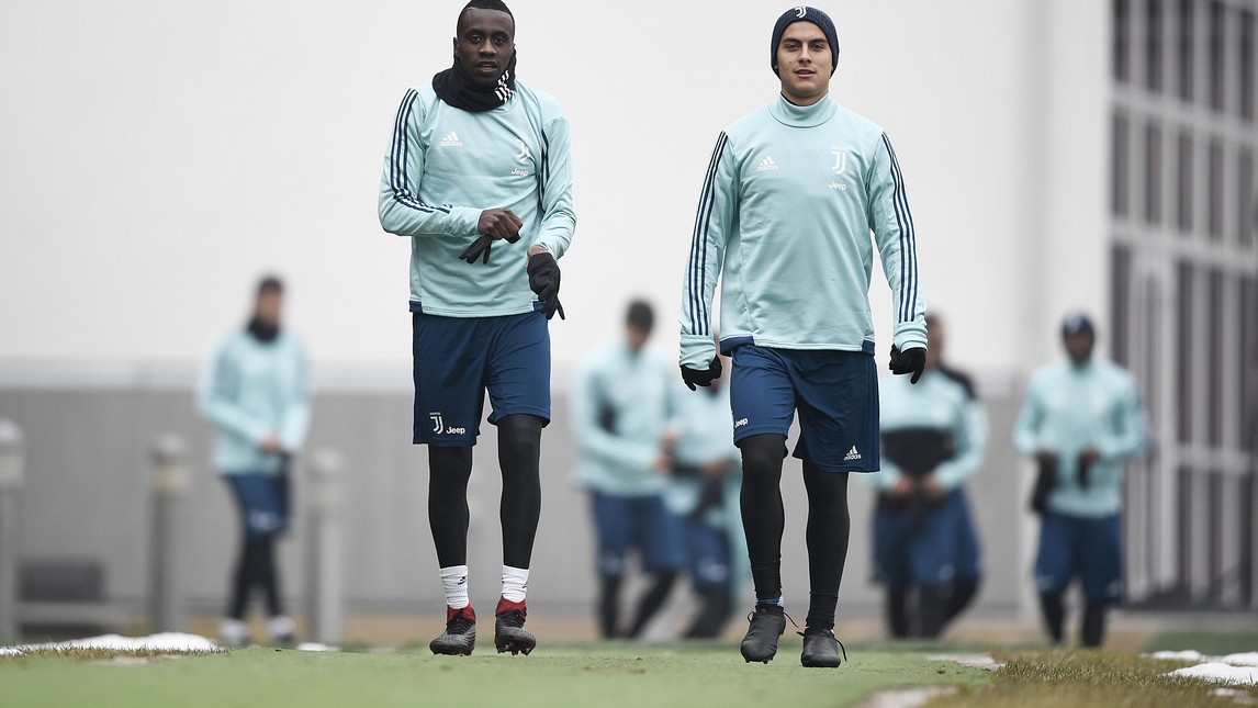 Sao Juventus cười thả ga trong buổi tập đầu năm - Bóng Đá