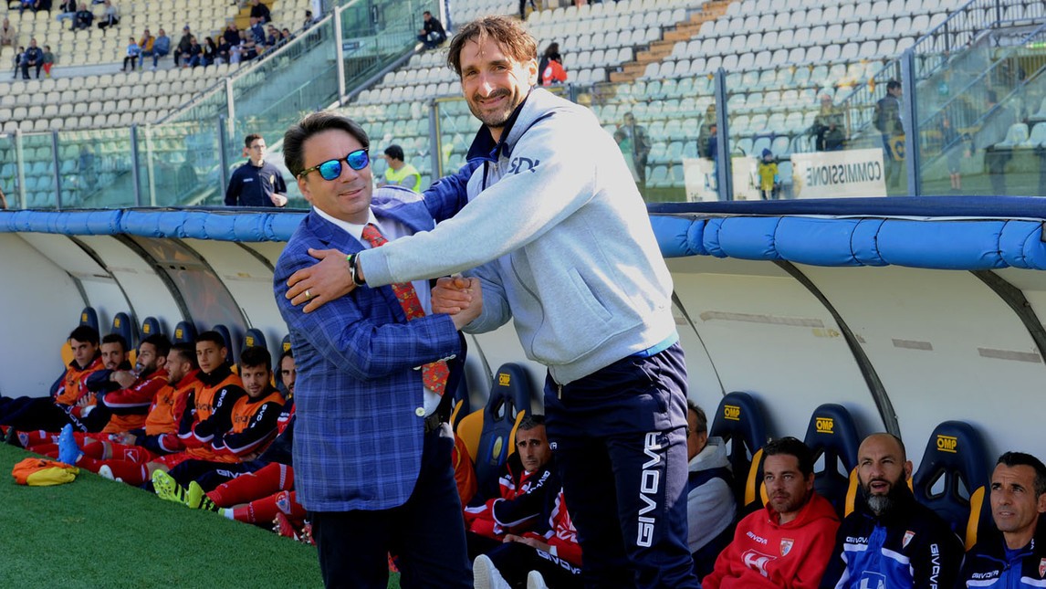 Đã tìm ra 'lão đại' có gu thời trang quái dị nhất bóng đá Italia - Bóng Đá