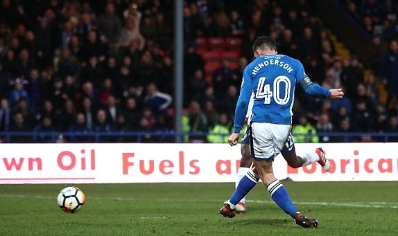 Đội bóng tí hon Rochdale khiến Tottenham ôm hận ở phút bù giờ - Bóng Đá