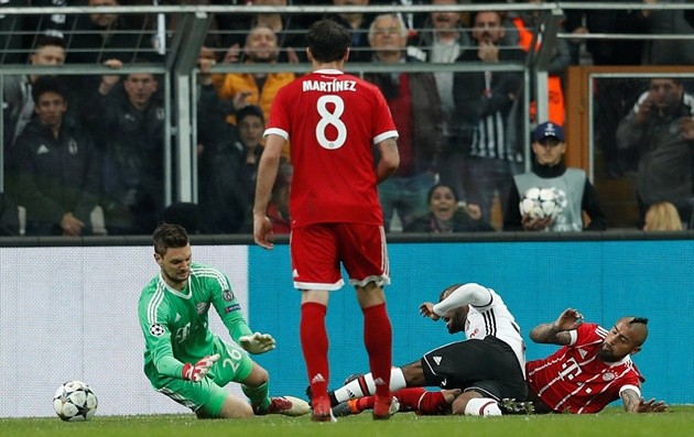 Thắng dễ Besiktas, Bayern Munich hiên ngang tiến vào vòng 8 đội mạnh nhất - Bóng Đá