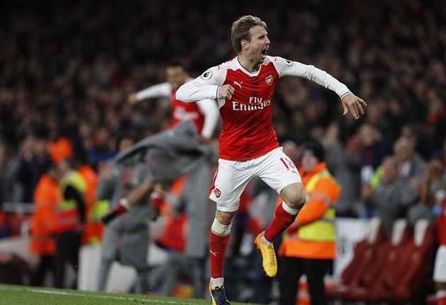 Monreal tiếp tục tỏa sáng giúp Arsenal sáng cửa top 4 - Bóng Đá