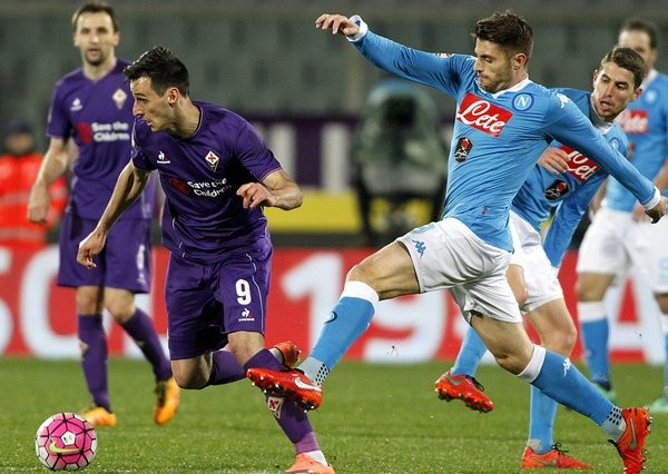 Có đến hai thẻ đỏ cần phải rút ra trong trận derby nước Anh - Bóng Đá