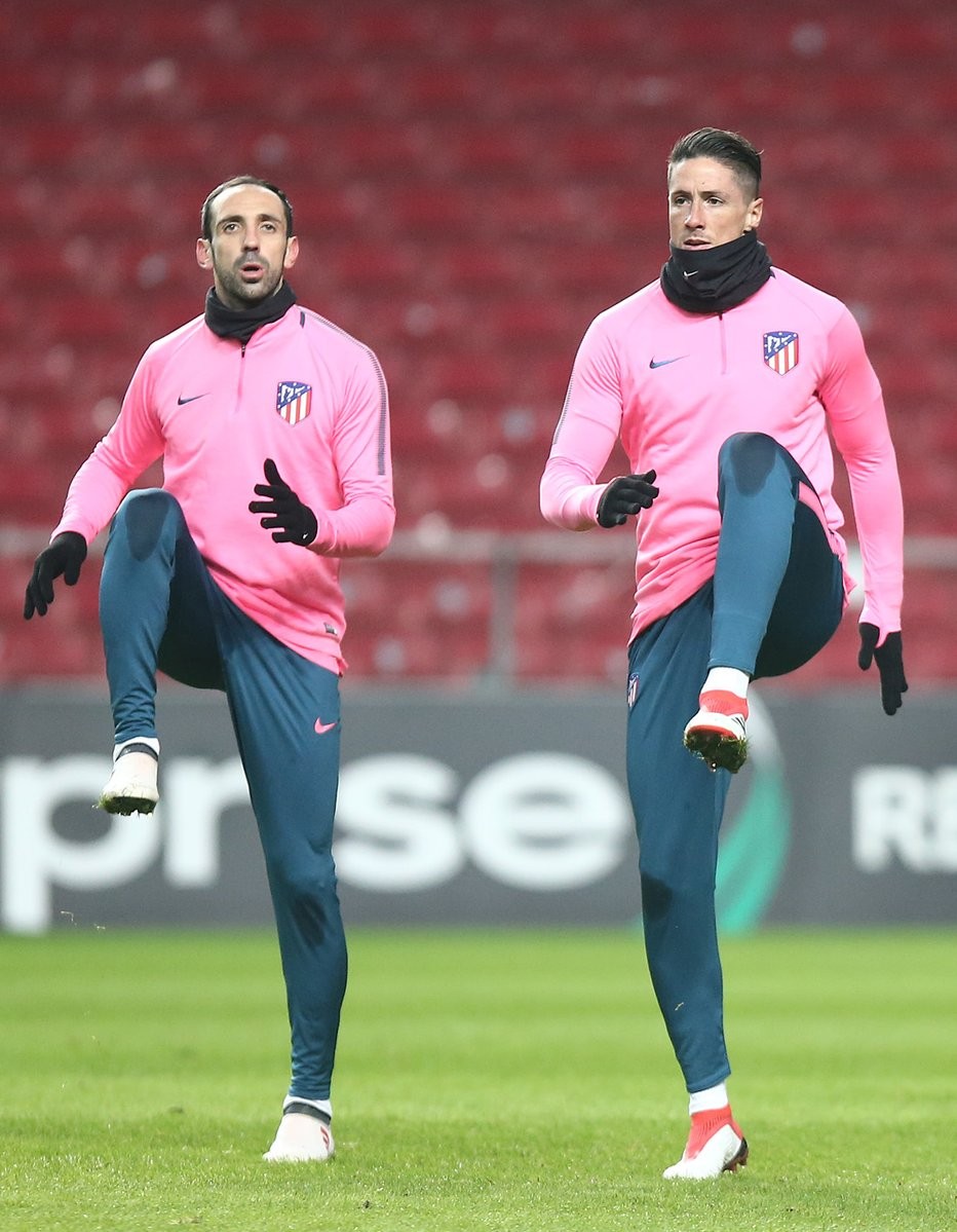Defoe ghi điểm với các CĐV Anh sau nghĩa cử cao đẹp - Bóng Đá