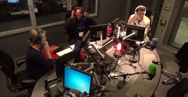 Huyền thoại Ian Wright và fan Arsenal cùng khóc trên sóng radio BBC - Bóng Đá