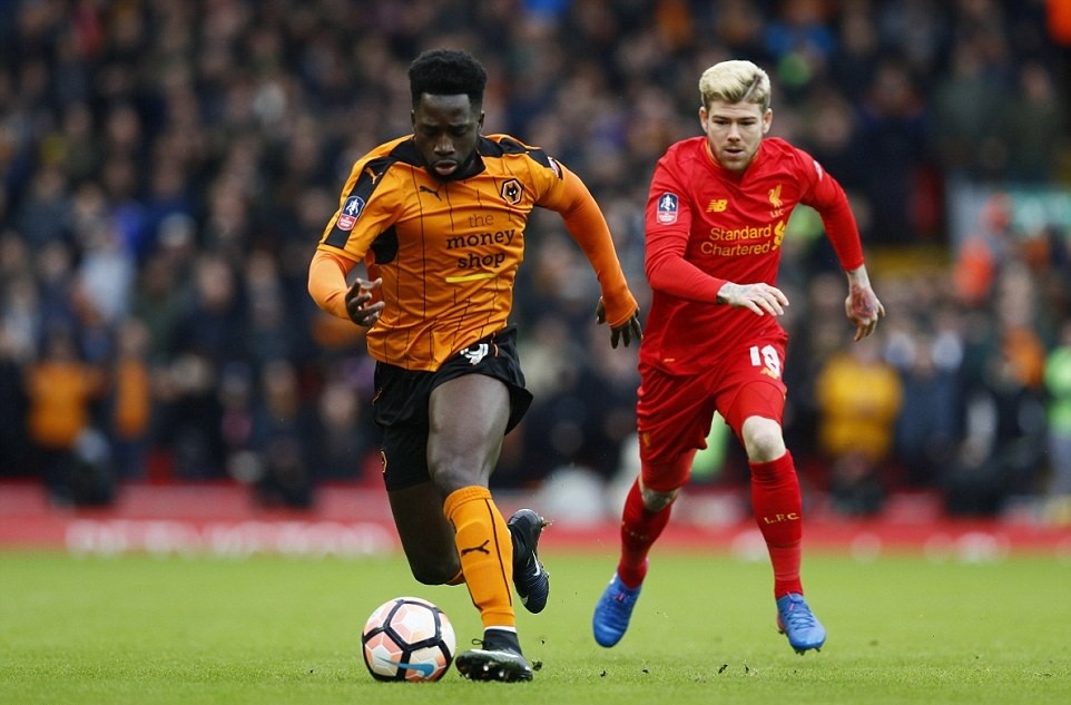 Chùm ảnh: Liverpool cúi mặt ngay tại Anfield trước Bầy sói - Bóng Đá
